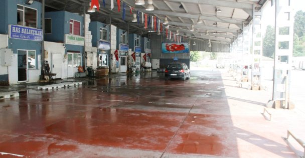 Büyükşehir'in balık halleri