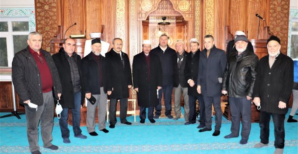 Büyükşehir'in Desteğiyle Kartepe'de Yapılan Cami İbadete Açıldı