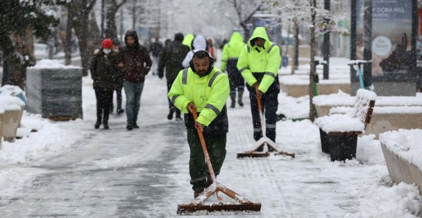 Büyükşehir'in Kar Mesaisi Devam Ediyor
