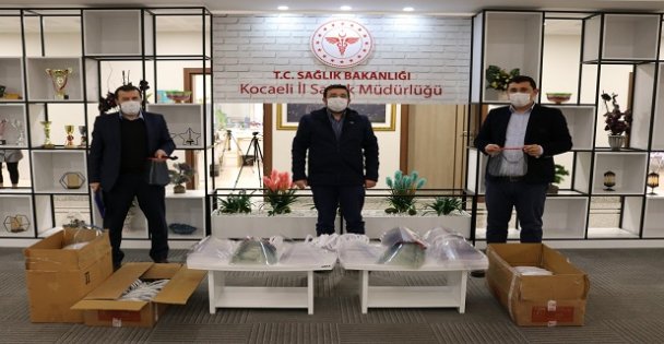 Büyükşehir'in ürettiği maskeler kamu kurumlarına dağıtıldı