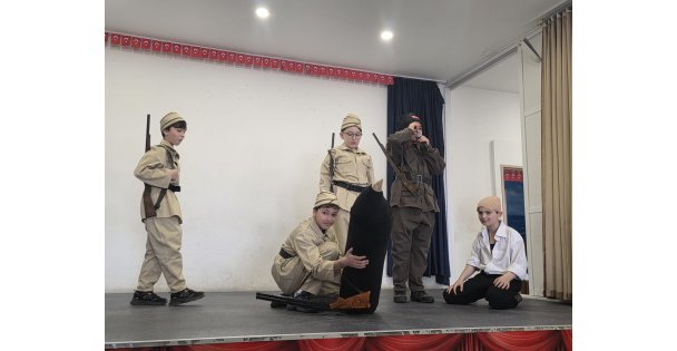Çanakkale Ruhu Sahneye Taşındı: Minik Yüreklerden Büyük Destan