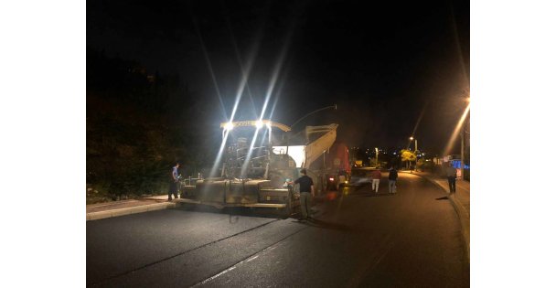 Çarşıbaşı Caddesi'nde Asfaltlama Gece Yapılıyor