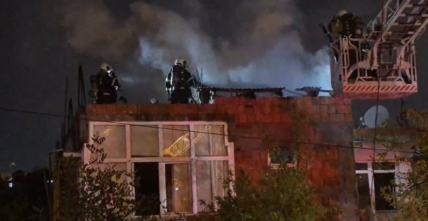 Çatı katında yangın paniği