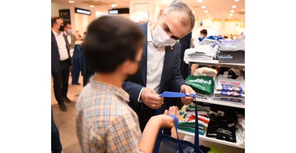 Çayırova Belediyesi 500 Yetim Ve Öksüz Çocuğu Giydirdi