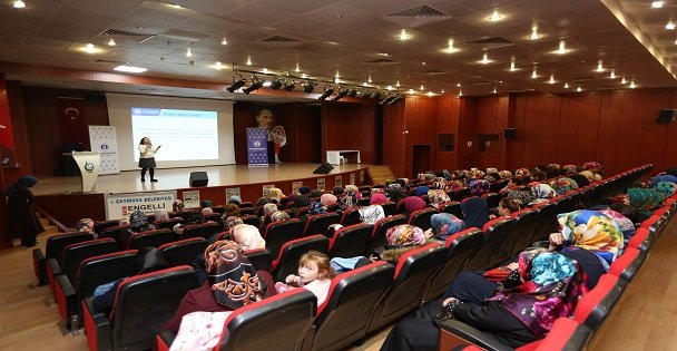Çayırova Belediyesi sağlık seminerleri devam ediyor