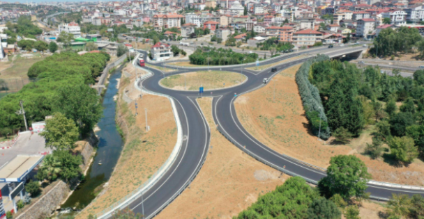 Çayırova Çiftlik Caddesi'ndeki Yeni Kavşakla Trafik Daha Güvenli