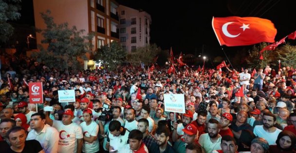 Çayırova Karakol Meydanında Nöbette