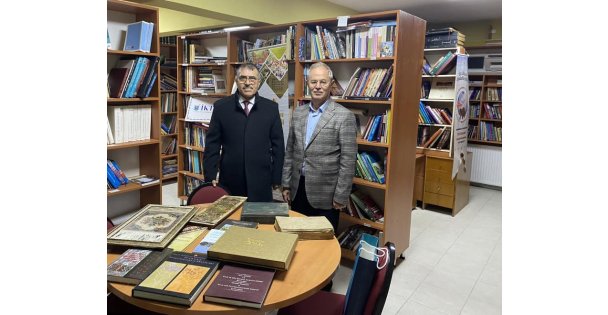 ÇAYIROVA KAYMAKAMI İLE  İKTAV KÜTÜPHANEMİZDE BELGESEL SÖYLEŞİ