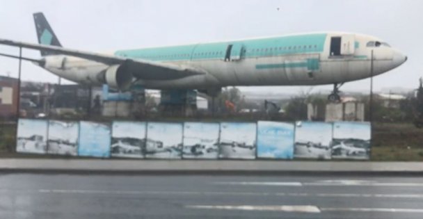 Çayırova'da Çürüyen Uçak