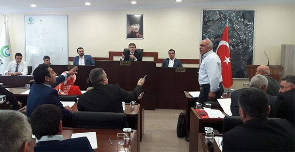 Çayırova'da gergin meclis!
