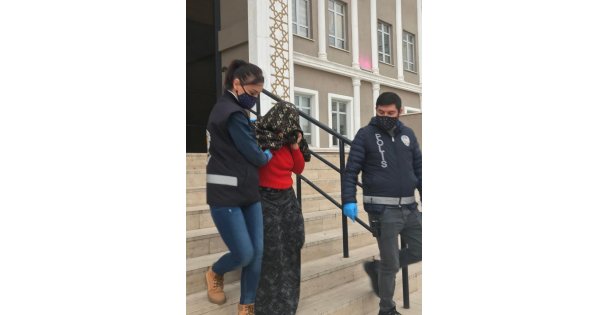 Hırsızlık yaparken suçüstü yakalanan 3 kadın tutuklandı