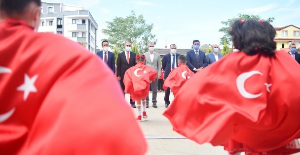 Çayırova'da ilk ders zili çaldı