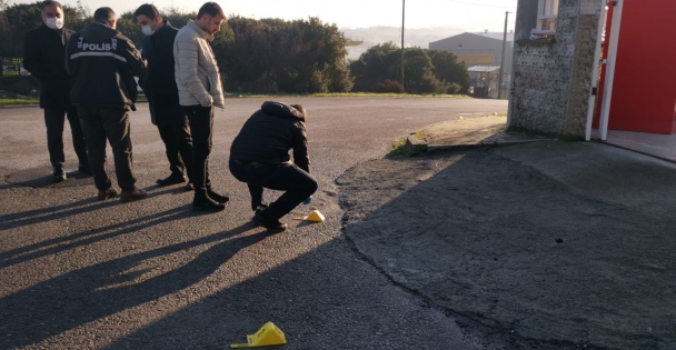 Çayırova'da iş yeri kurşunlandı