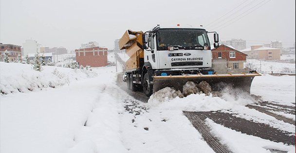 Çayırova'da karla yoğun mücadele!