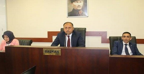 Çayırova'da Keskin istifa etti