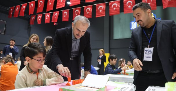 Çayırovada öğrenciler akıl ve zeka oyunlarında ter döküyor