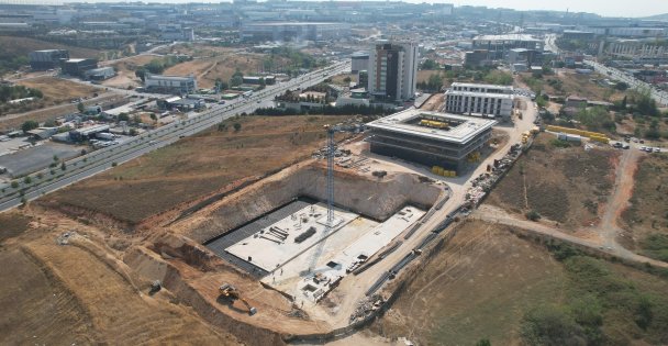 Çayırovada projeler hızla yükseliyor