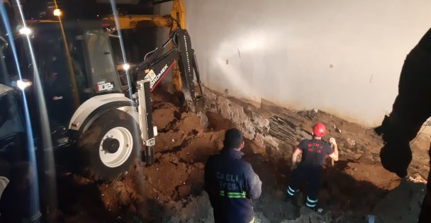 Çayırova'da toprak kayması