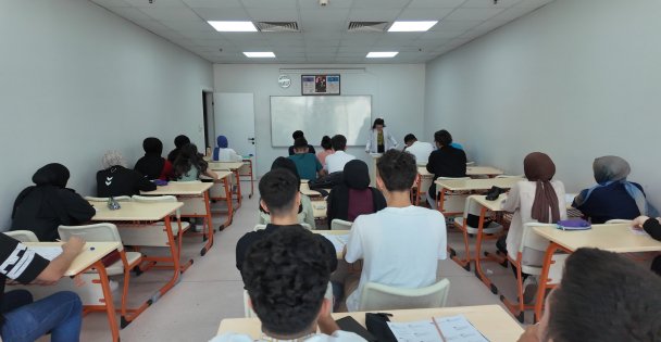 Çayırovalı öğrenciler,...