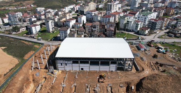 Çayırova'nın yeni spor salonunda çalışmalar devam ediyor