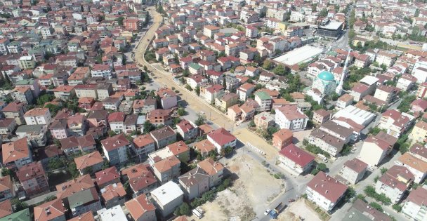 Cengiz Topel Caddesi'nde yoğun mesai var