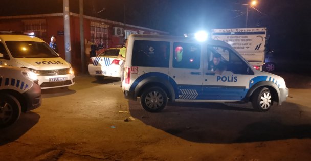 Çeşitli Suçlardan Aranan Kişi Bira Şişesiyle Polislere Saldırdı