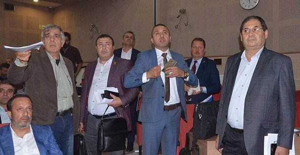CHP Büyükşehir meclisini terk etti