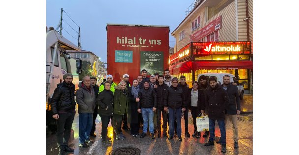 CHP Kocaeli depremzedelere ihtiyaç malzemelerini ulaştırmaya devam ediyor