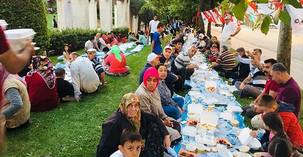 CHP yeryüzü sofrası kurdu