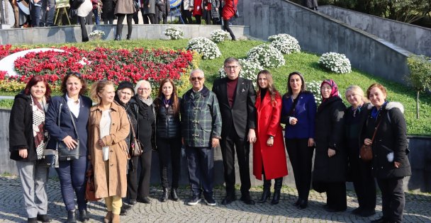 CHP'Lİ KADINLAR ATA'NIN HUZURUNDA SESLENDİ; 'EŞİT TEMSİLİYET HAKTIR”