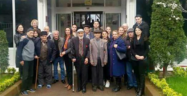 CHP'li kadınlardan huzurevi ziyareti
