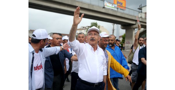 CHP'nin Berberoğlu'nun tutuklanmasına tepki yürüyüşü