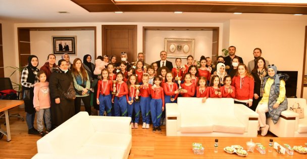 Çiftçi, Başaralı Sporcuları Ağırladı