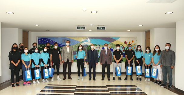 Çiftçi Başarılı Öğrencileri Kabul Etti