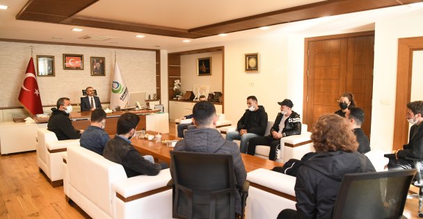 Çiftçi, POMEM'i Kazanan Gençleri Ağırladı