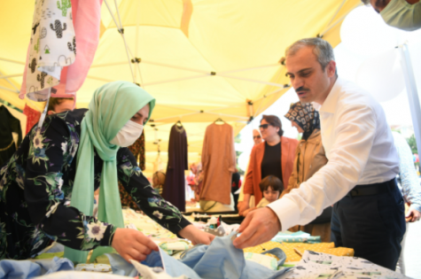Çiftçi, Yıl Sonu Sergisini Gezdi