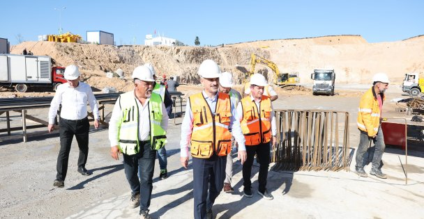 Çiftçi'den Çayırova Devlet Hastanesi inşaatında inceleme