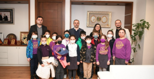 Çiftçi'den Minik Gazeteci Adayları İle Röportaj