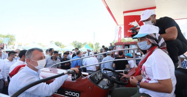 Çiftçilere 2 Milyon Litre Akaryakıt Desteği