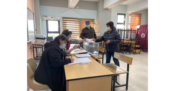 Çifte Vatandaşlar Bulgaristan Seçimleri İçin Oy Kullanıyor