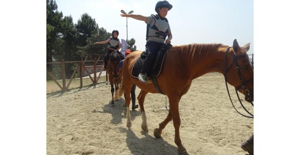 Çocuklar Ata   Sporuyla Tanışıyor