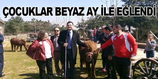 Çocuklar Beyaz Ay ile eğlendi