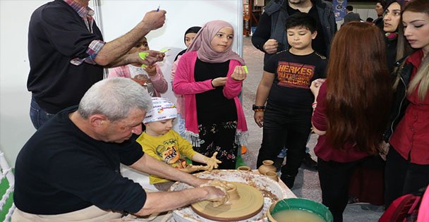Çocuklar çamura dokunsun