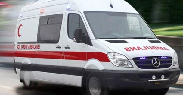 Çöp kamyonu devrildi: 1 yaralı