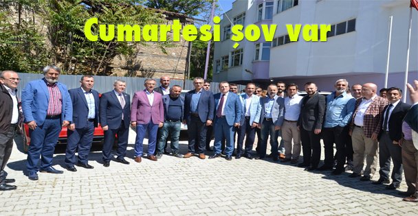 Cumartesi şov var