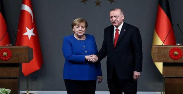 Cumhurbaşkanı ile  Merkel telefonla görüştü