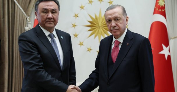 Cumhurbaşkanı Recep Tayyip Erdoğan, Türk Devletleri Teşkilatı Genel Sekreteri Kubanıçbek Ömüraliyev'i kabul etti.