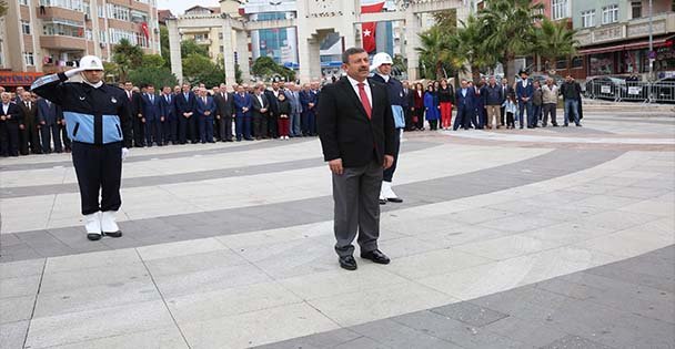 Cumhuriyet Emin Ellerde