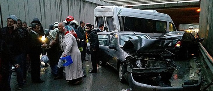 D-130'da zincirleme kaza