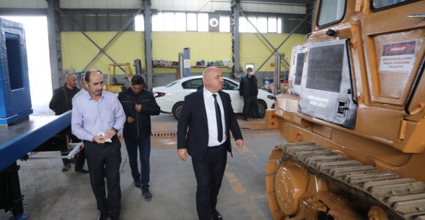 Darıca Belediyesi kendi araçlarını kendi tamir ederek tasarruf sağlıyor